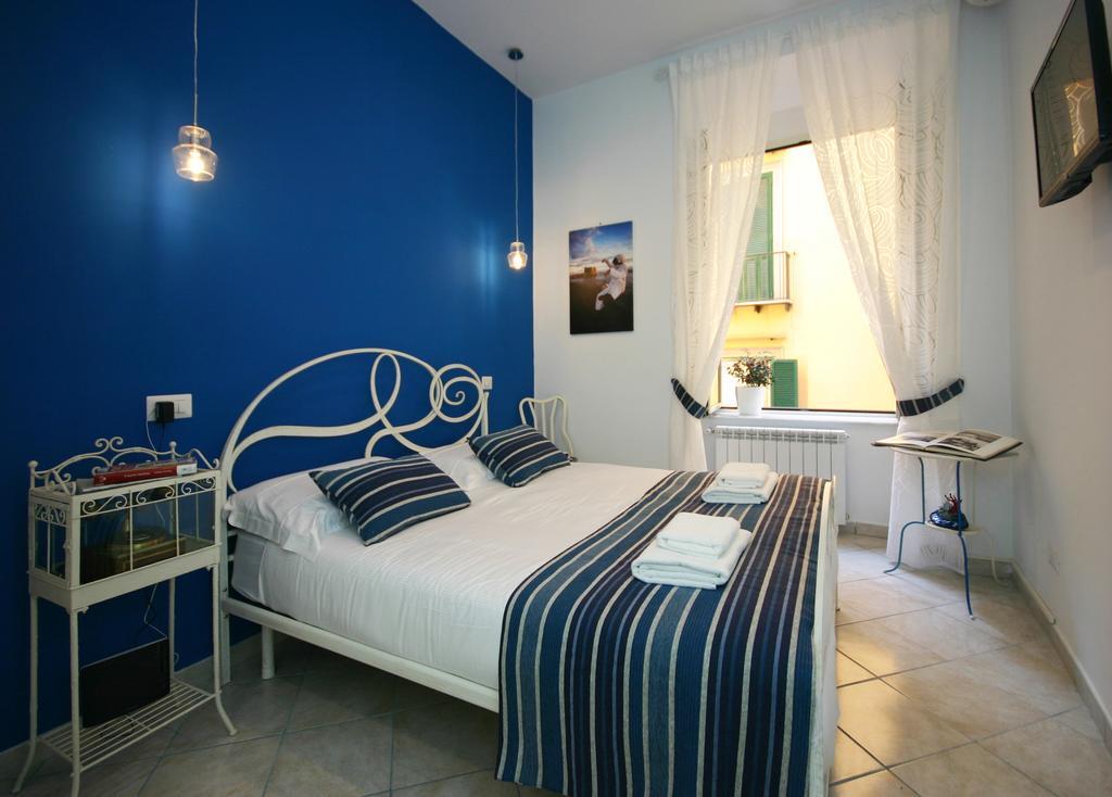 Sebeto Toledo Apartment Napoli Bagian luar foto