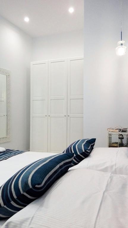 Sebeto Toledo Apartment Napoli Bagian luar foto